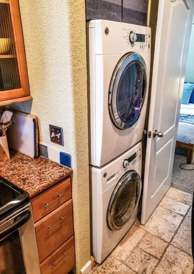 Retro Retreat In Dtsp - Explore The Downtown Area St. Petersburg Extérieur photo