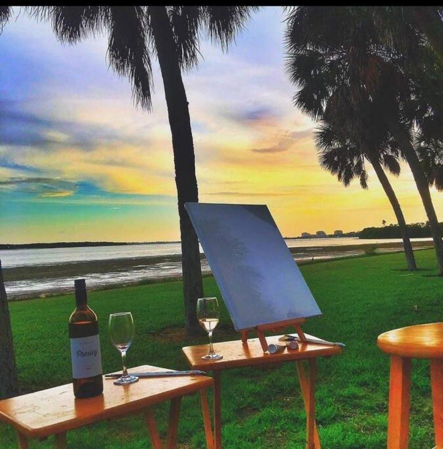 Retro Retreat In Dtsp - Explore The Downtown Area St. Petersburg Extérieur photo