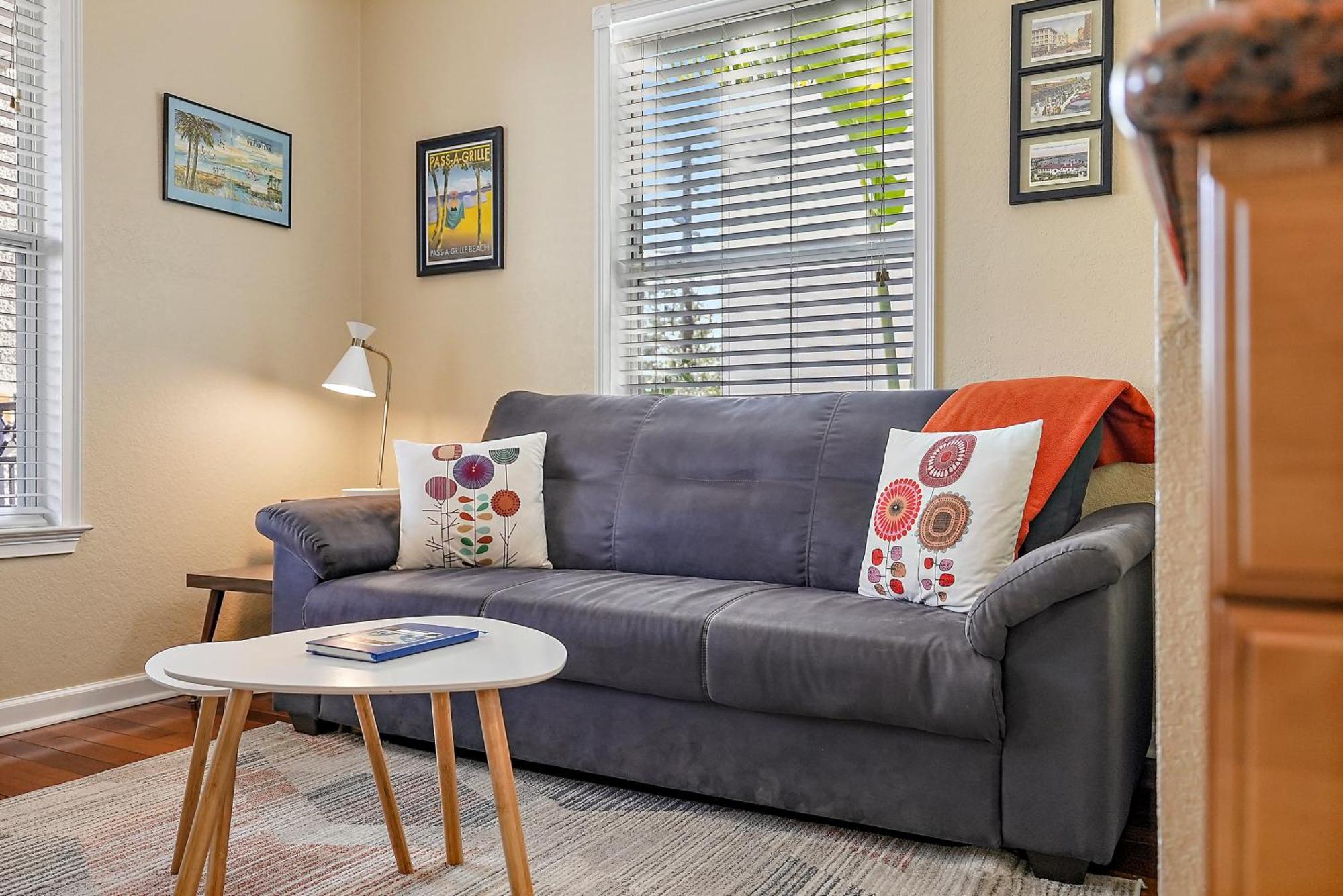 Retro Retreat In Dtsp - Explore The Downtown Area St. Petersburg Extérieur photo