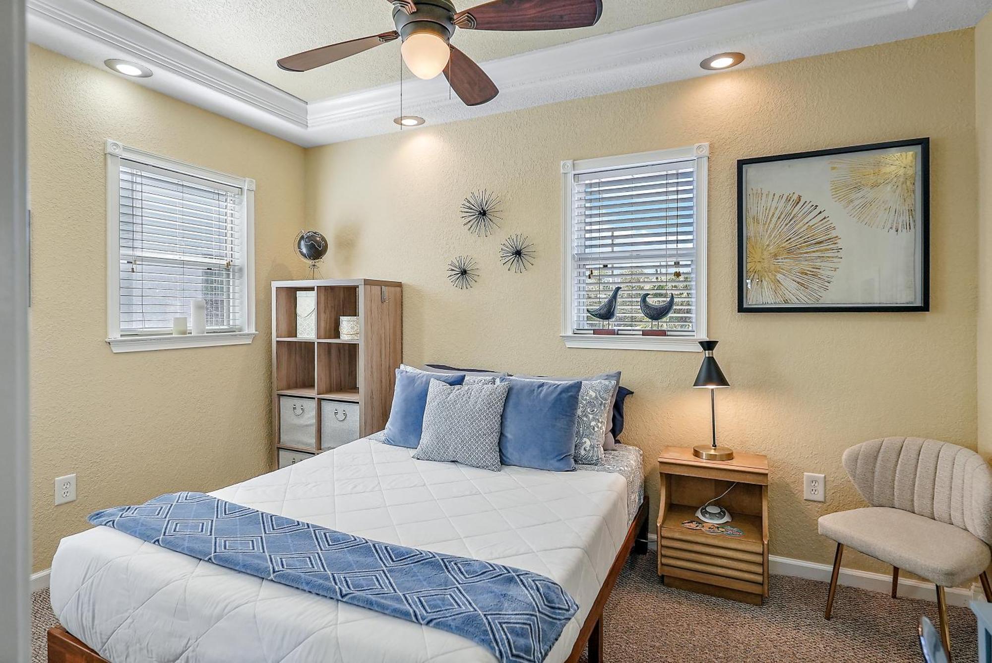 Retro Retreat In Dtsp - Explore The Downtown Area St. Petersburg Extérieur photo