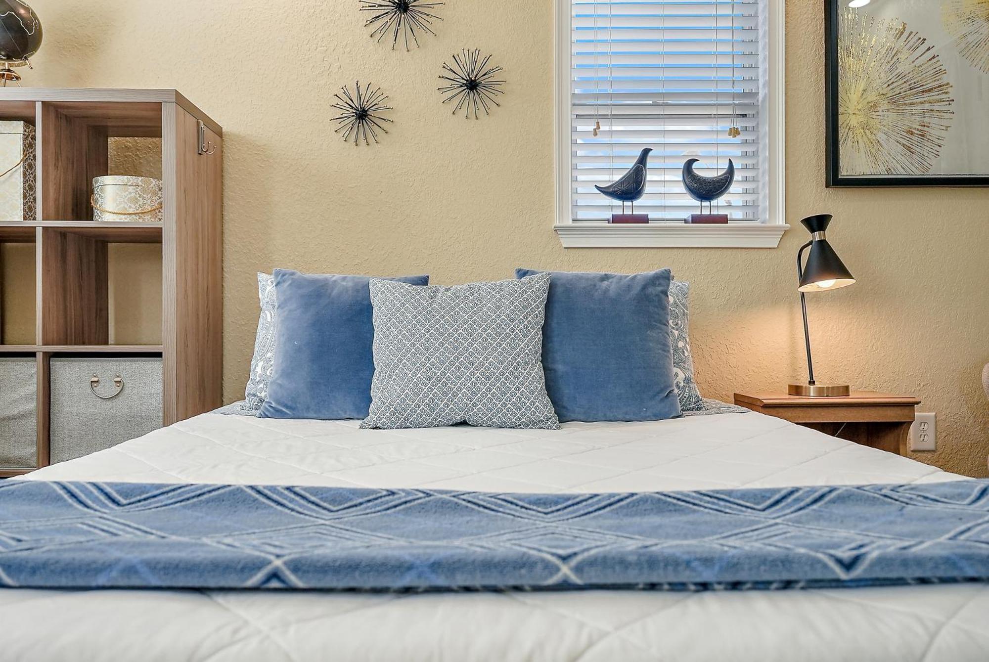 Retro Retreat In Dtsp - Explore The Downtown Area St. Petersburg Extérieur photo