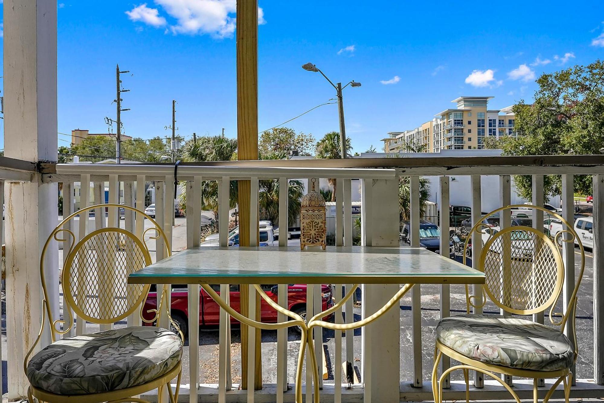 Retro Retreat In Dtsp - Explore The Downtown Area St. Petersburg Extérieur photo
