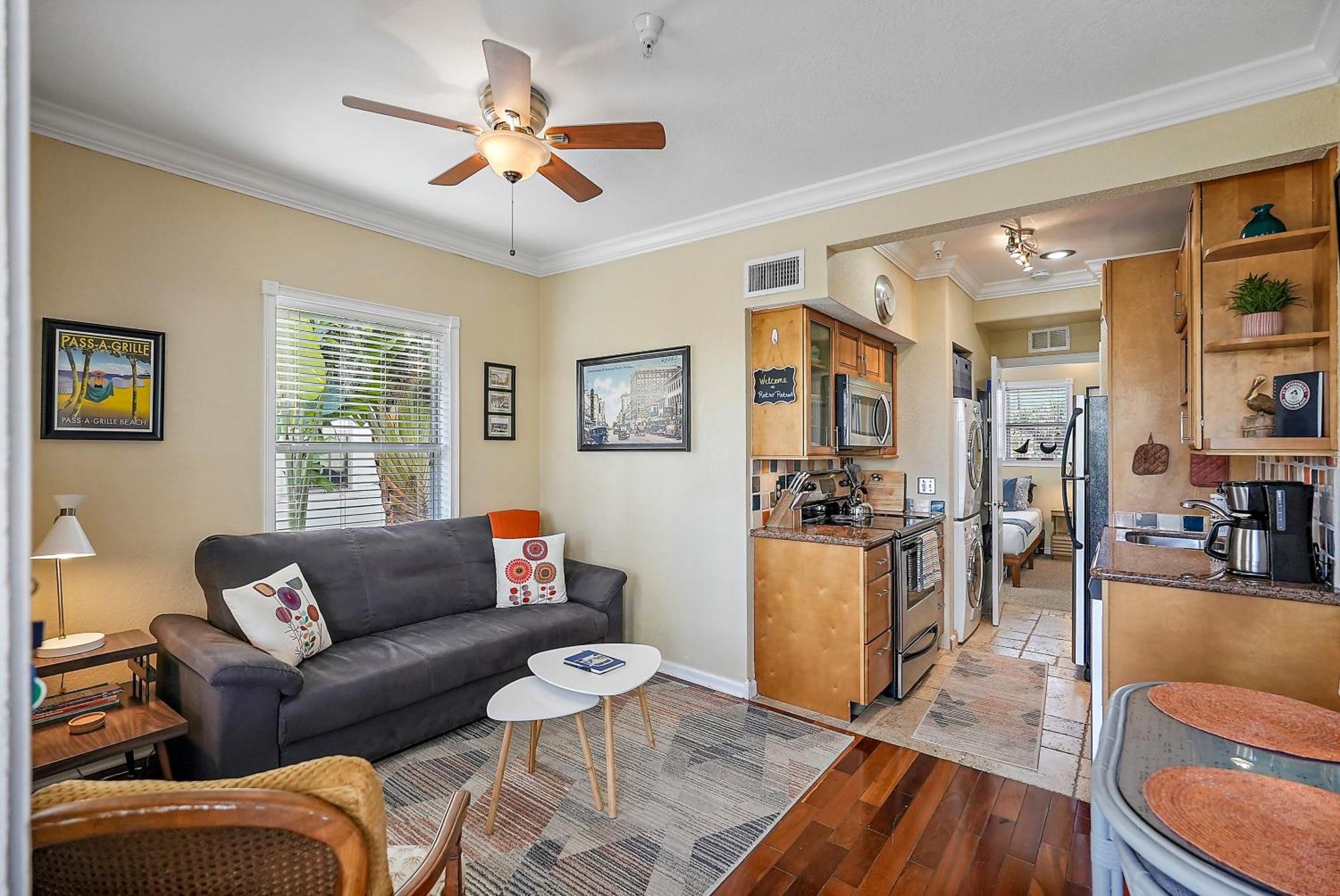 Retro Retreat In Dtsp - Explore The Downtown Area St. Petersburg Extérieur photo